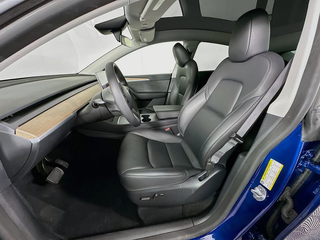 Used 2025 Tesla Model Y Long Range image 21