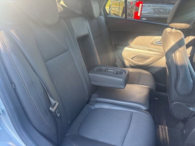 Used 2022 Chevrolet Trax LT w/ LT Convenience Package image 12