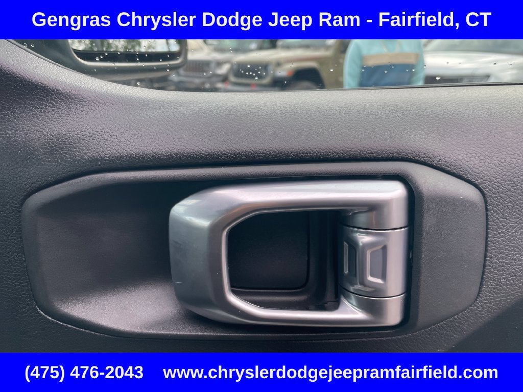 Certified 2023 Jeep Wrangler Unlimited w/ Sun & Screen Package AWD/4WD image 18
