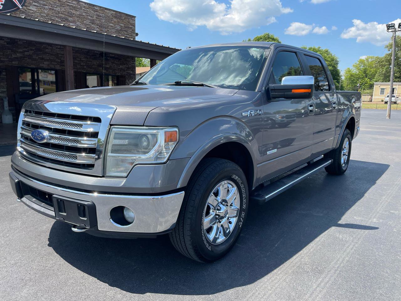 Used 2014 Ford F150 Lariat w/ Equipment Group 502A Luxury AWD/4WD image 2