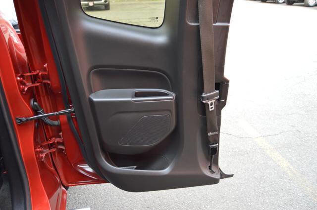 Used 2015 Chevrolet Colorado Z71 image 45