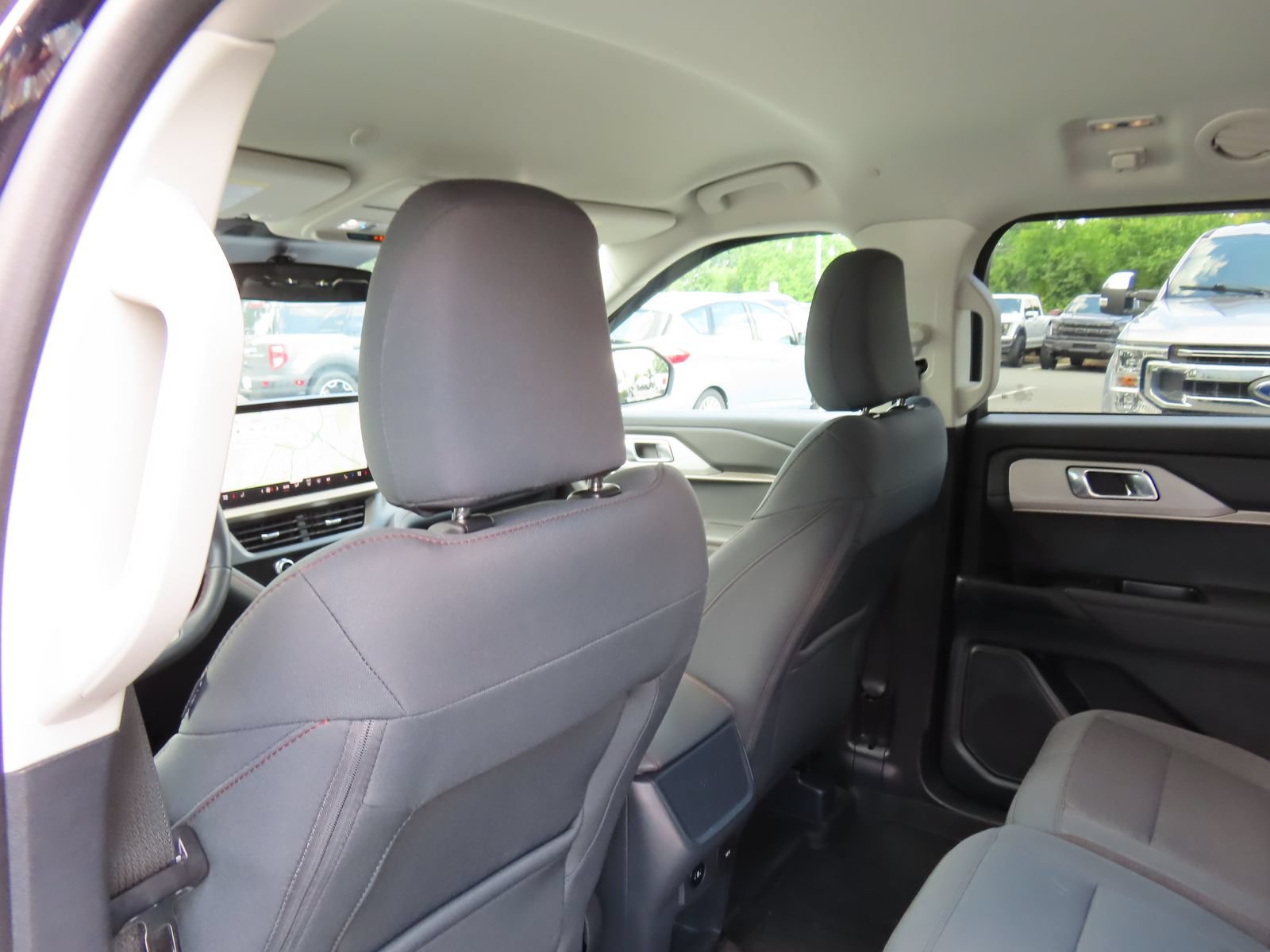 Certified 2025 Ford Explorer Active AWD/4WD image 33