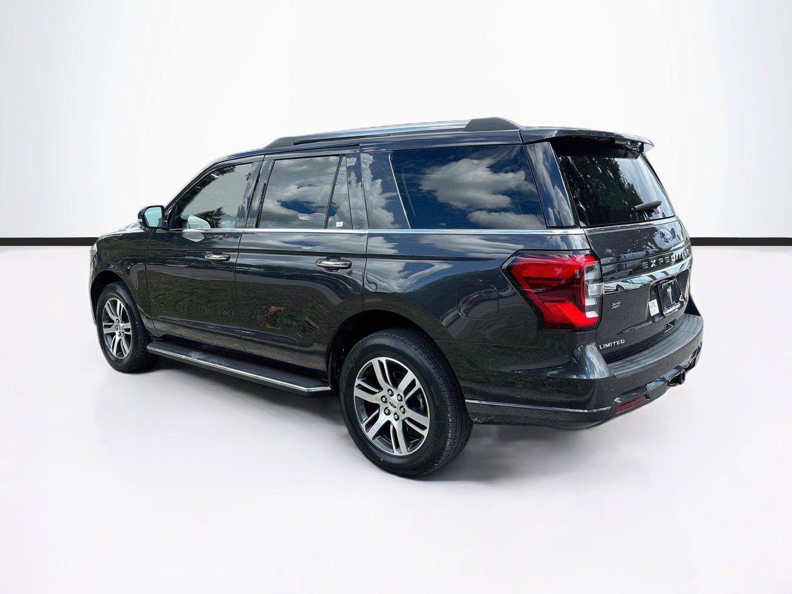 Used 2023 Ford Expedition Limited RWD image 5
