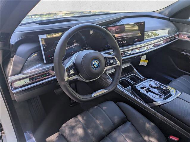 Used 2025 BMW i7 eDrive50 w/ Premium Package image 3