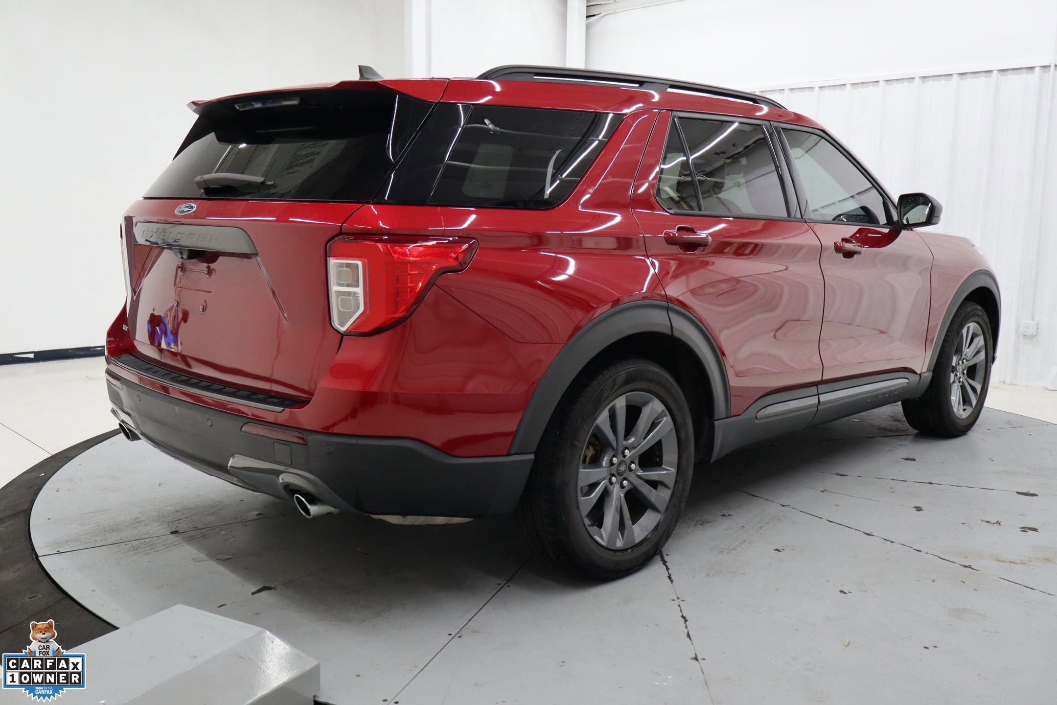 Used 2021 Ford Explorer XLT w/ Equipment Group 202A image 4