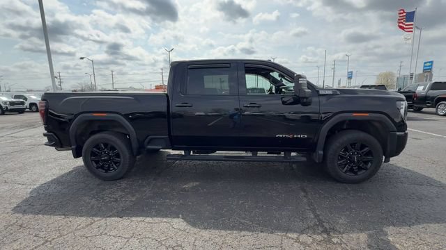 Used 2024 GMC Sierra 2500 AT4 w/ Technology Package AWD/4WD image 9