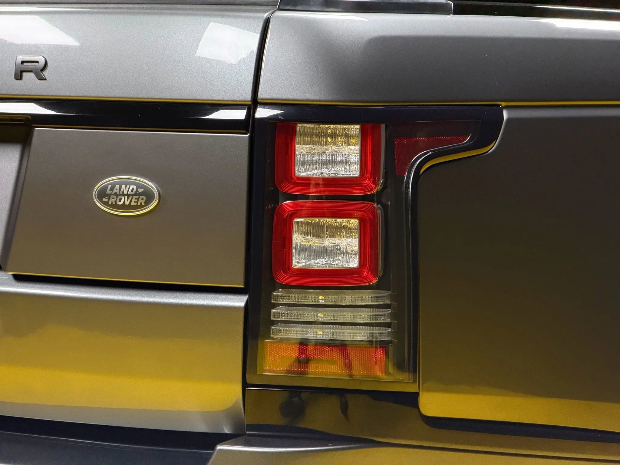 Used 2014 Land Rover Range Rover Supercharged image 8