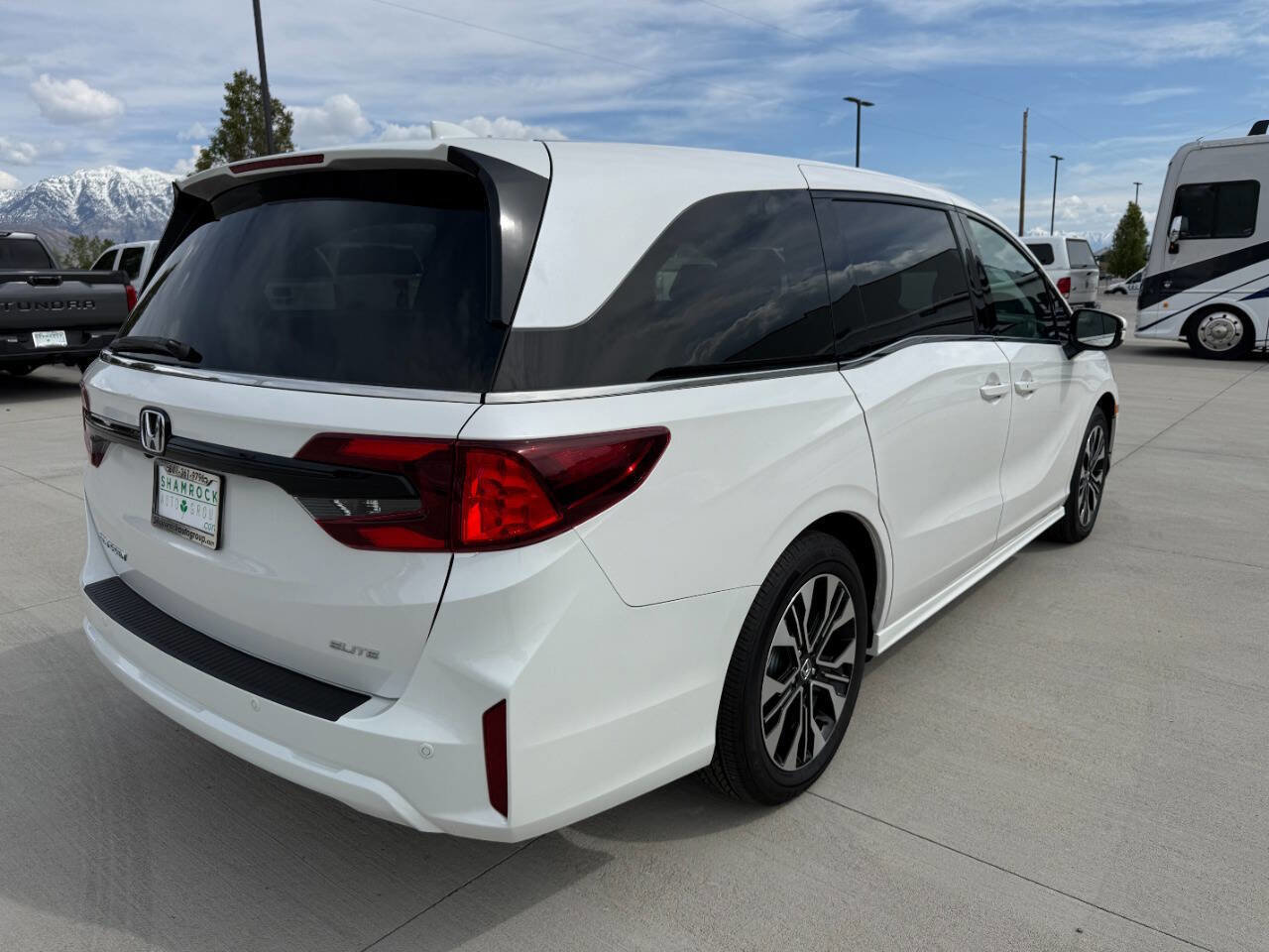 Used 2026 Honda Odyssey Elite image 3