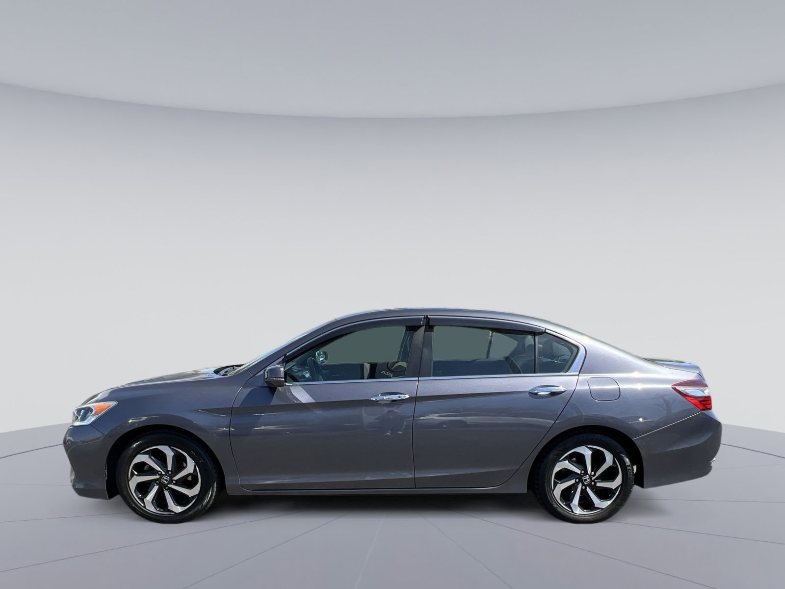 Used 2016 Honda Accord EX-L image 2