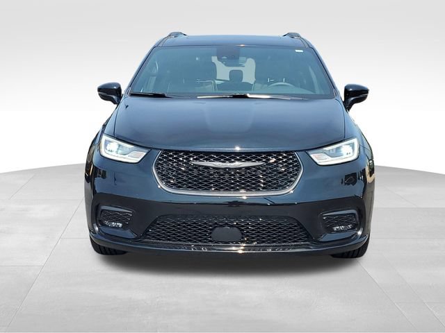 Used 2025 Chrysler Pacifica Limited FWD image 8