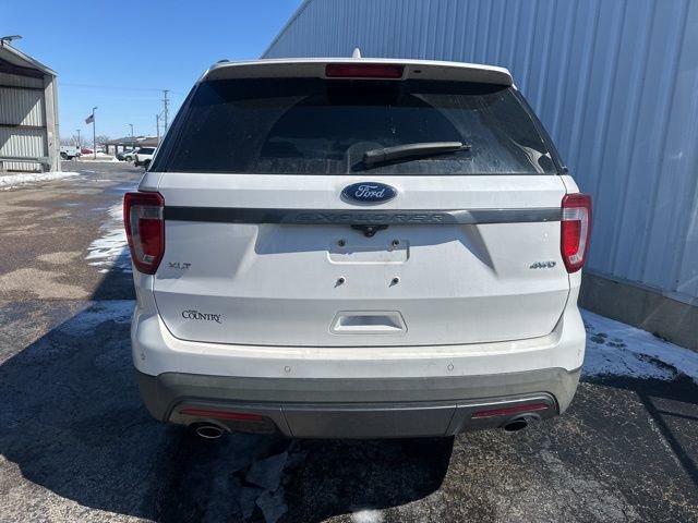 Used 2017 Ford Explorer XLT w/ Equipment Group 202A image 14