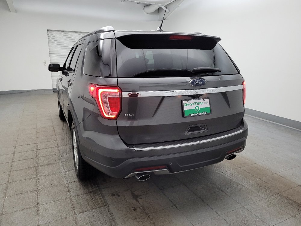 Used 2018 Ford Explorer XLT w/ Equipment Group 202A FWD image 6