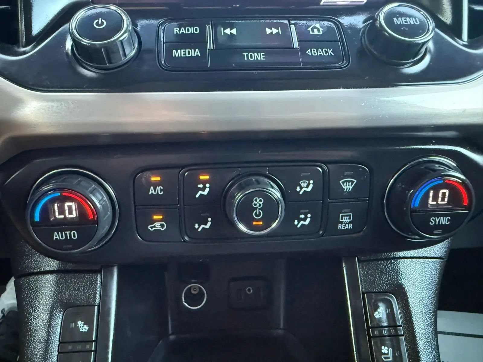 Used 2019 GMC Acadia Denali w/ Technology Package FWD image 41
