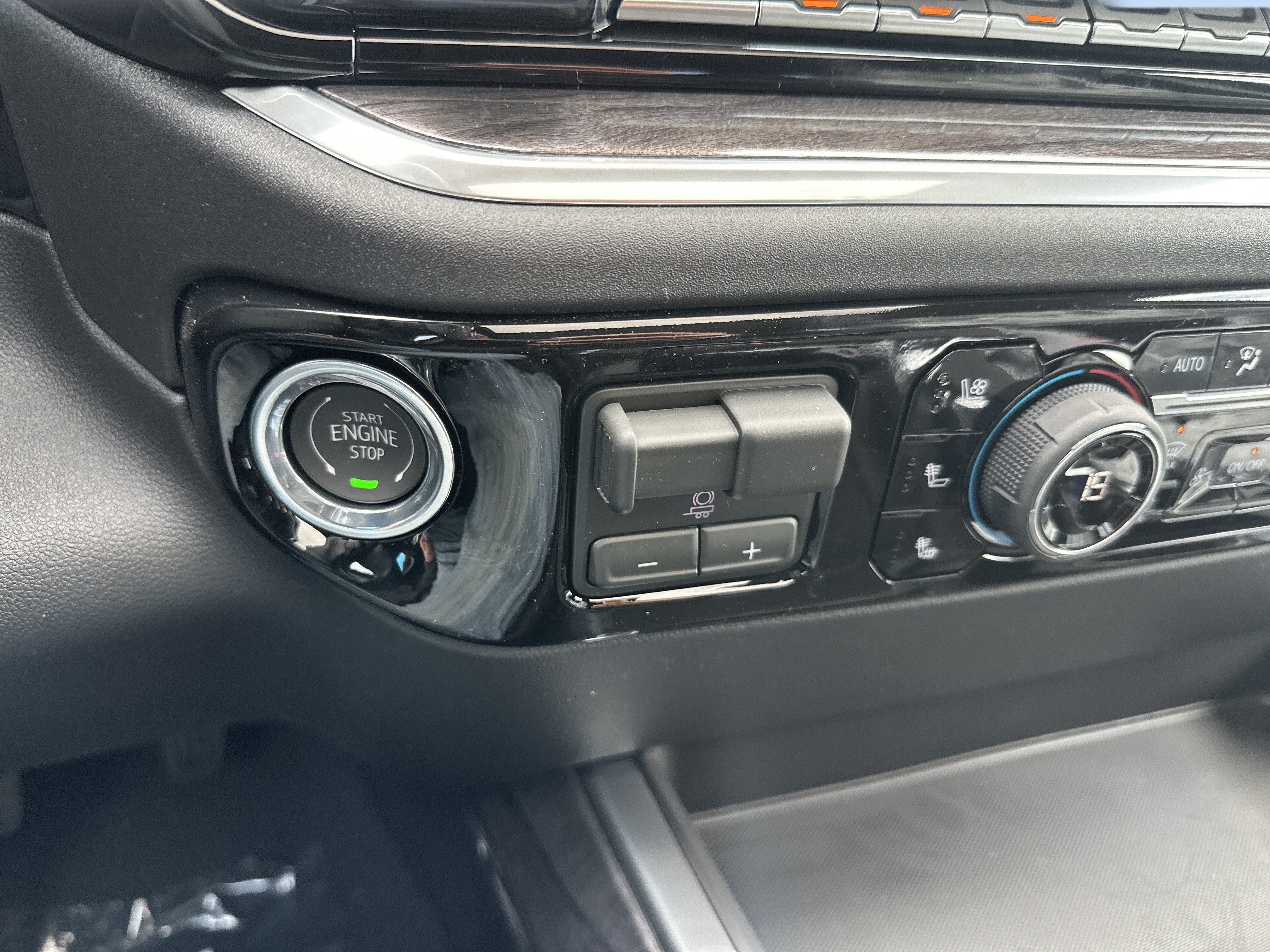 New 2026 Chevrolet Silverado 1500 LTZ w/ LTZ Premium Package AWD/4WD image 19