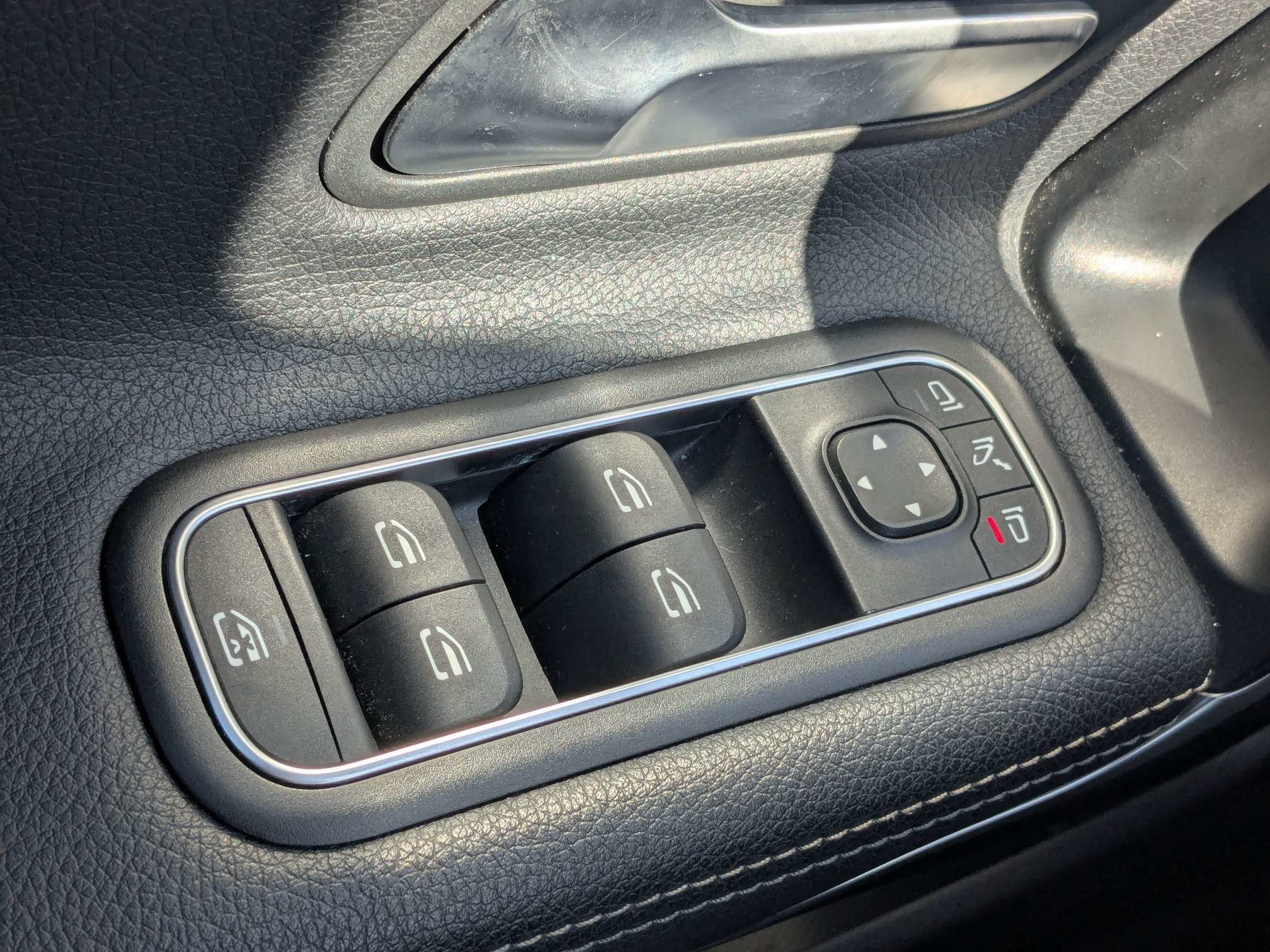 Used 2025 Mercedes-Benz CLA 250 image 25