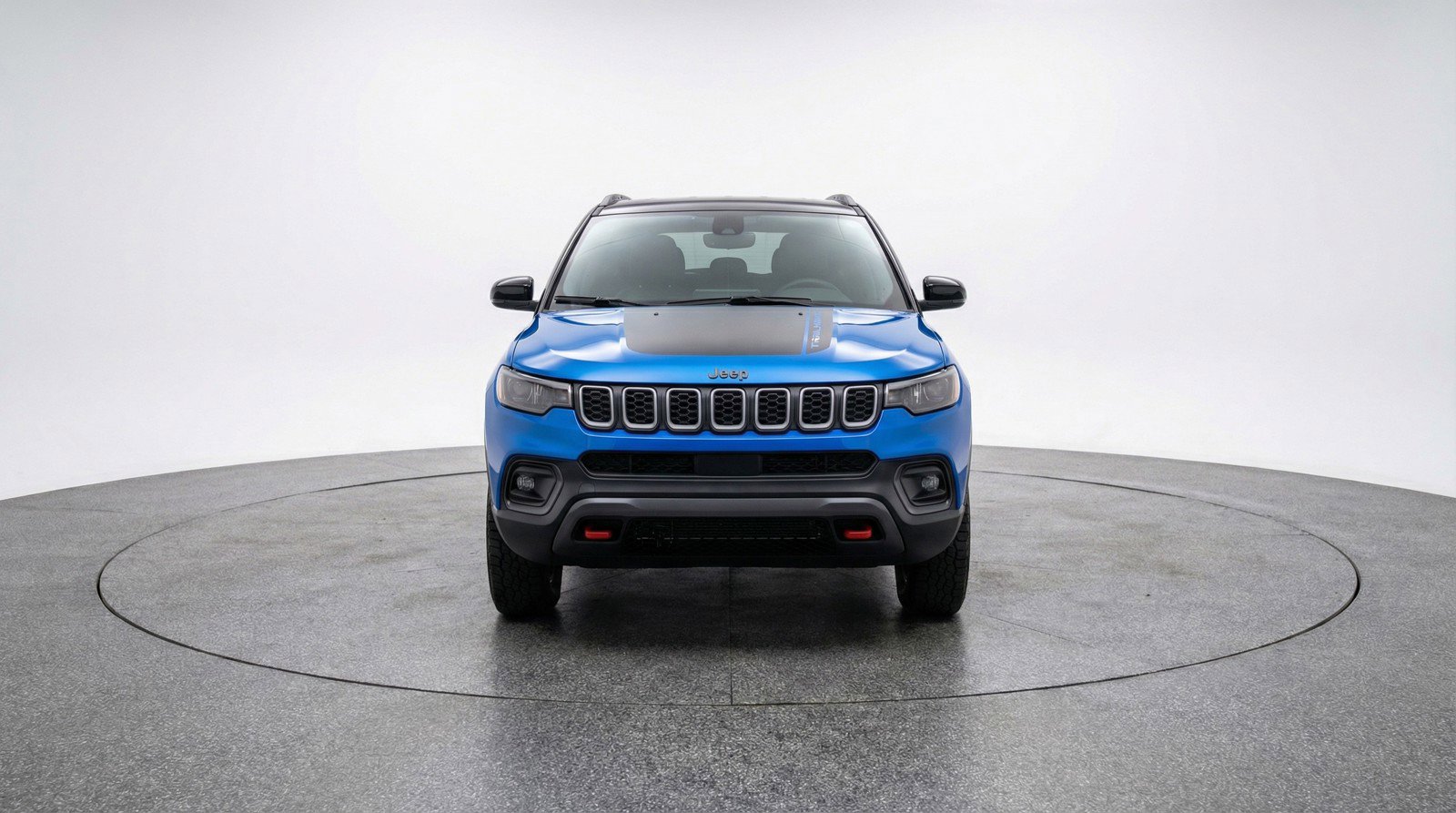 Used 2025 Jeep Compass Trailhawk image 2