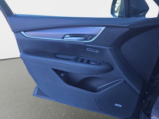 Used 2018 Cadillac XT5 Luxury w/ Driver Awareness Package image 29