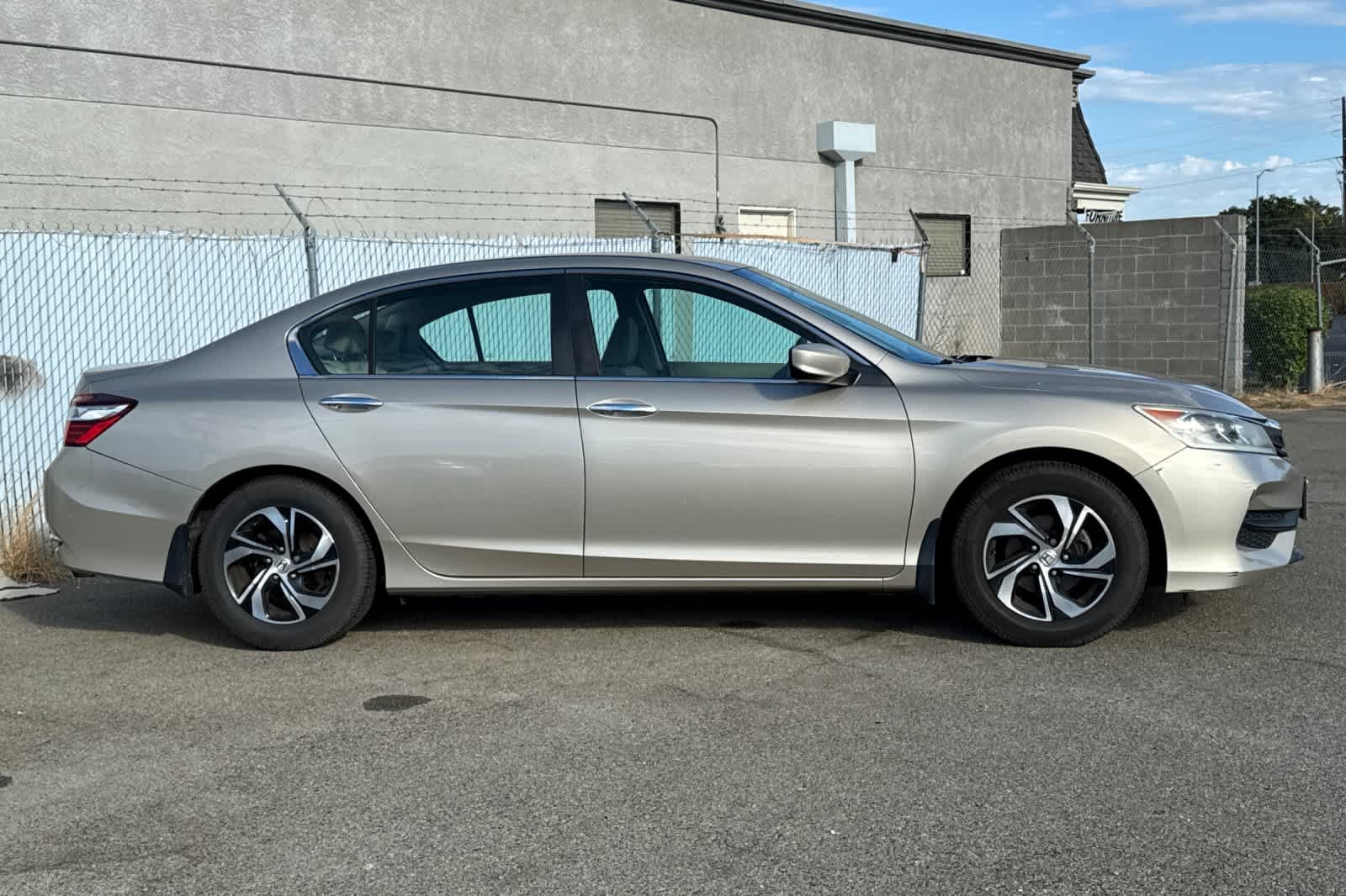Used 2016 Honda Accord LX image 6