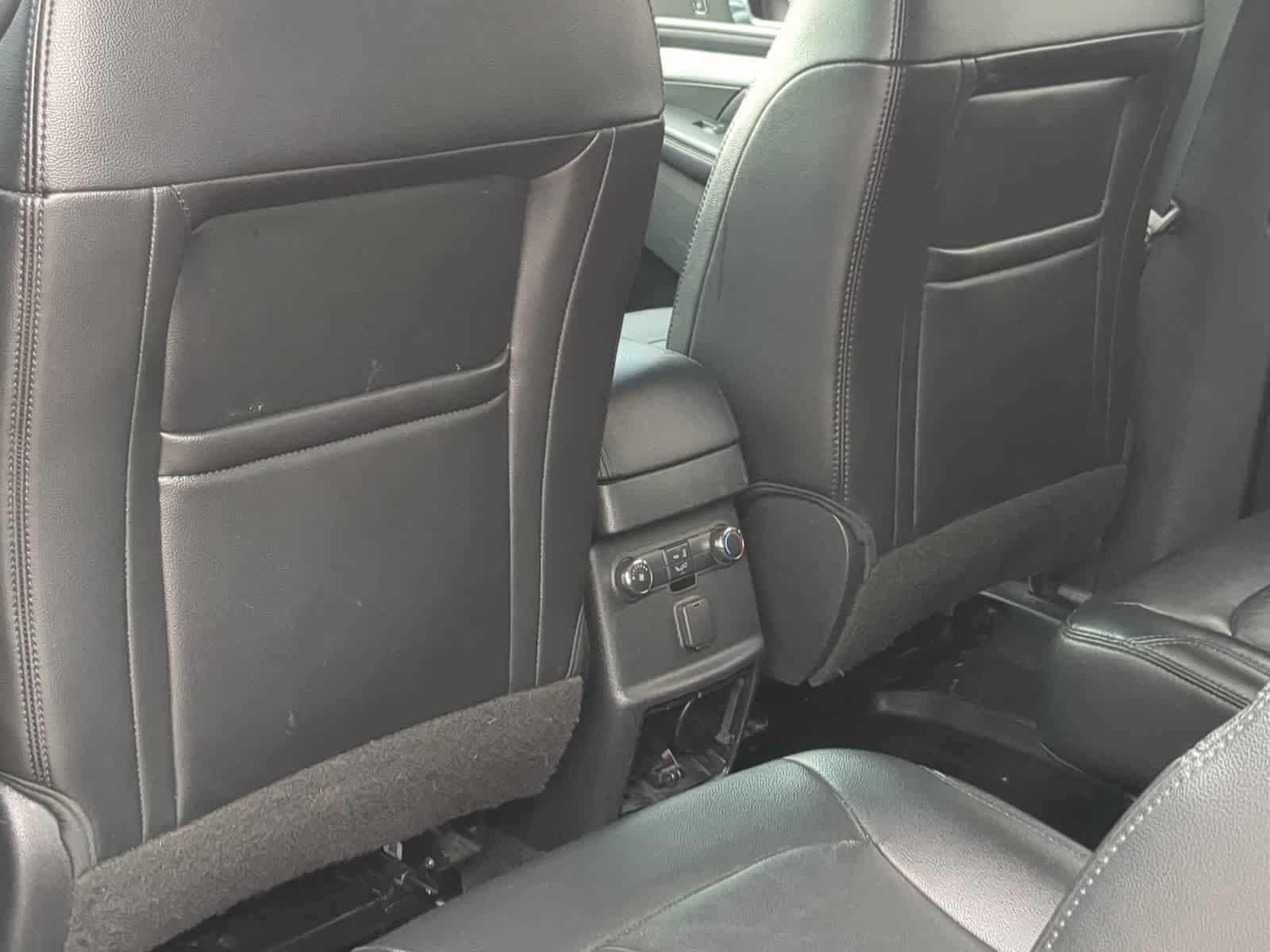 Used 2016 Ford Explorer XLT w/ Equipment Group 202A AWD/4WD image 18