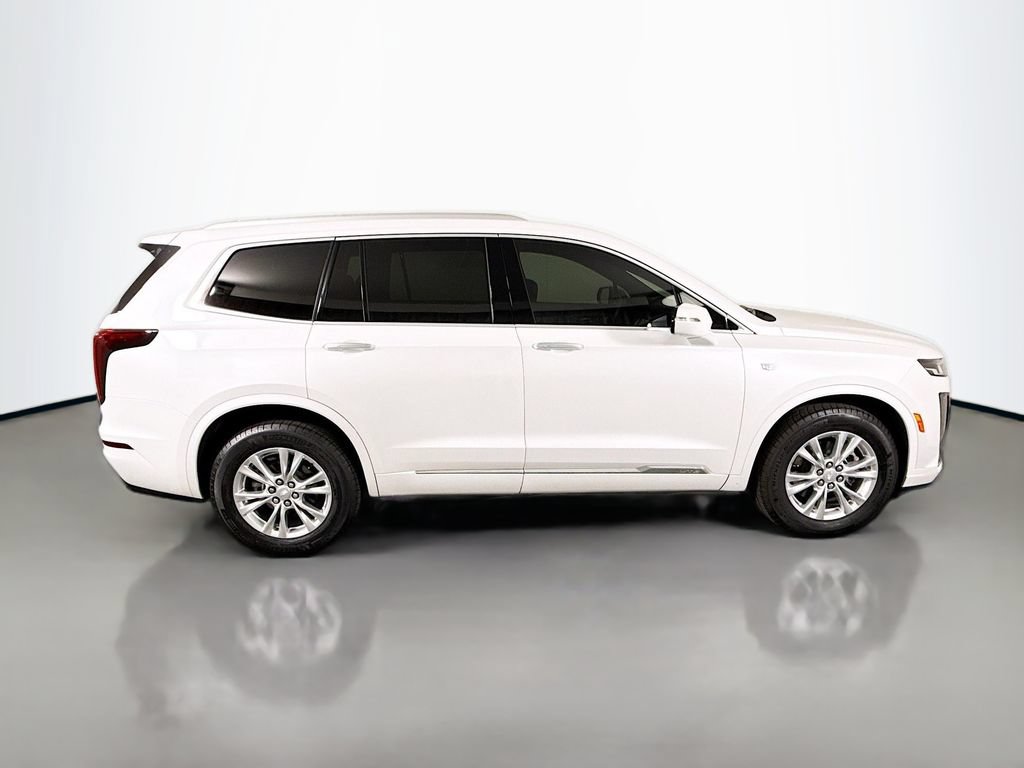 Used 2025 Cadillac XT6 Luxury FWD image 9