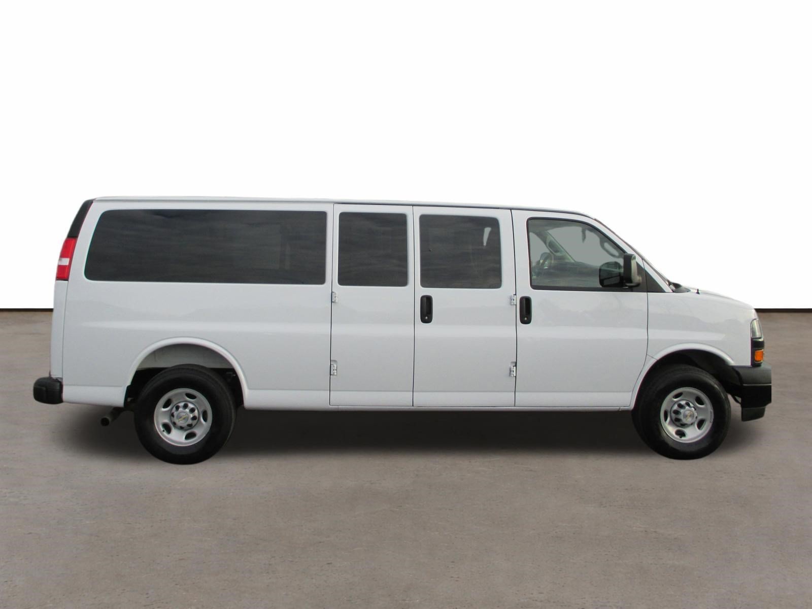 Used 2025 Chevrolet Express 3500 LS RWD image 2
