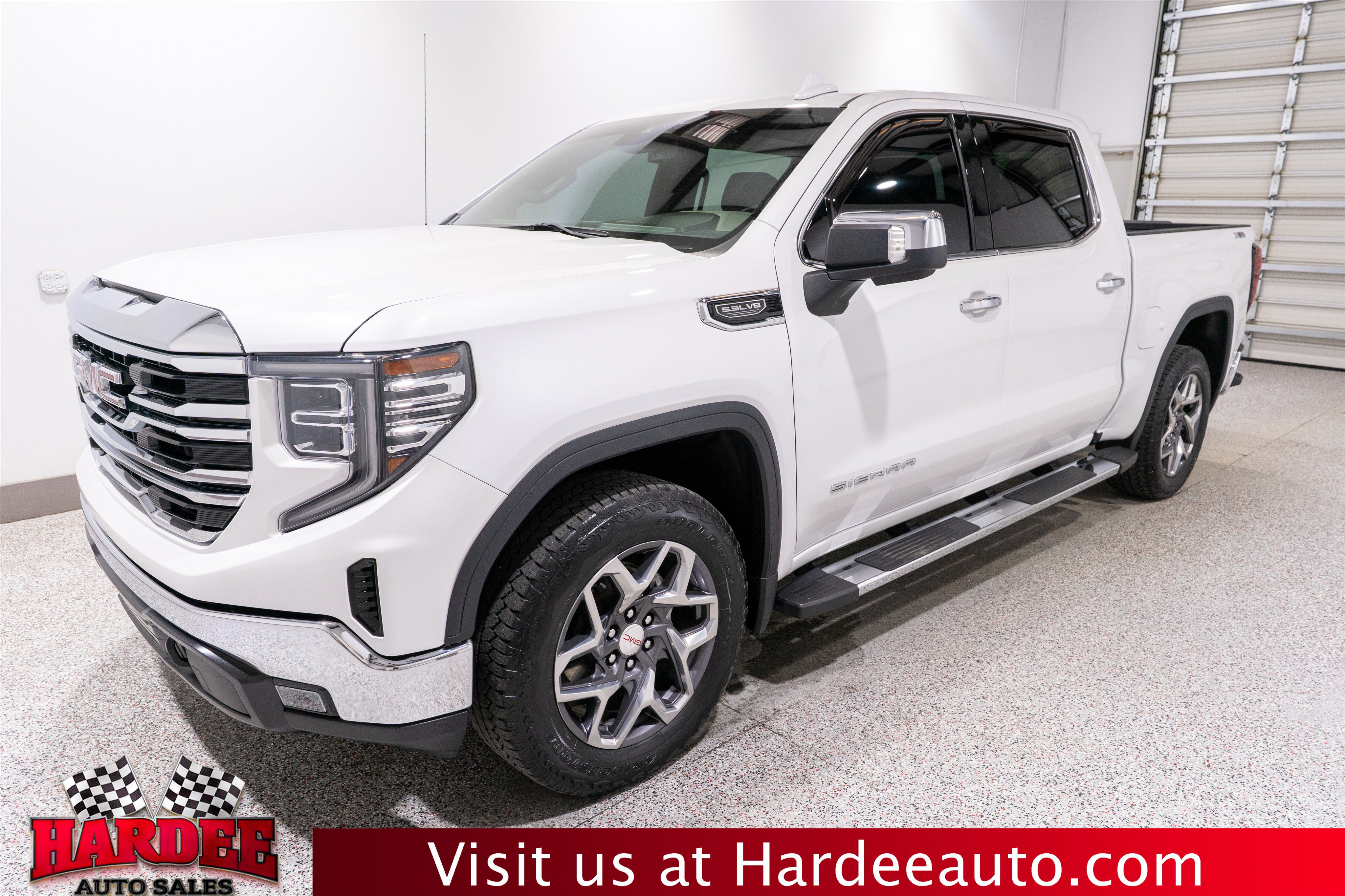 Used 2023 GMC Sierra 1500 SLT w/ SLT Premium Package AWD/4WD image 2