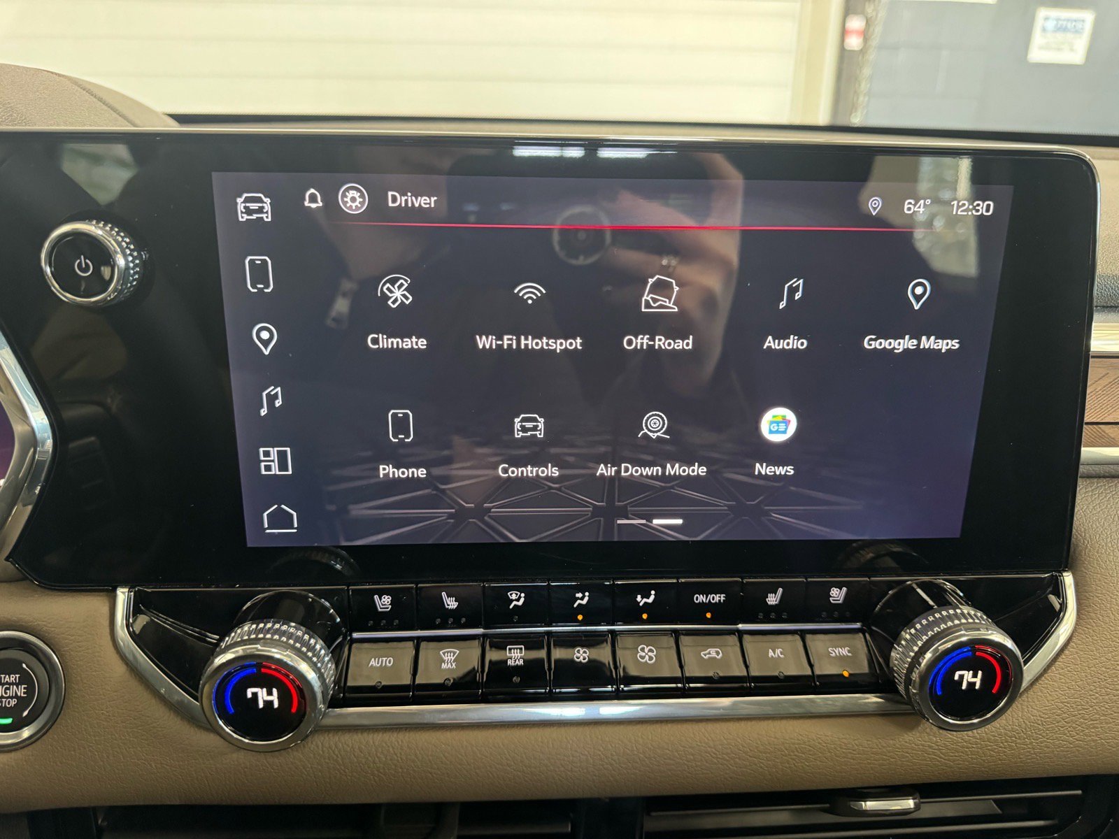 Used 2025 GMC Canyon Denali image 25