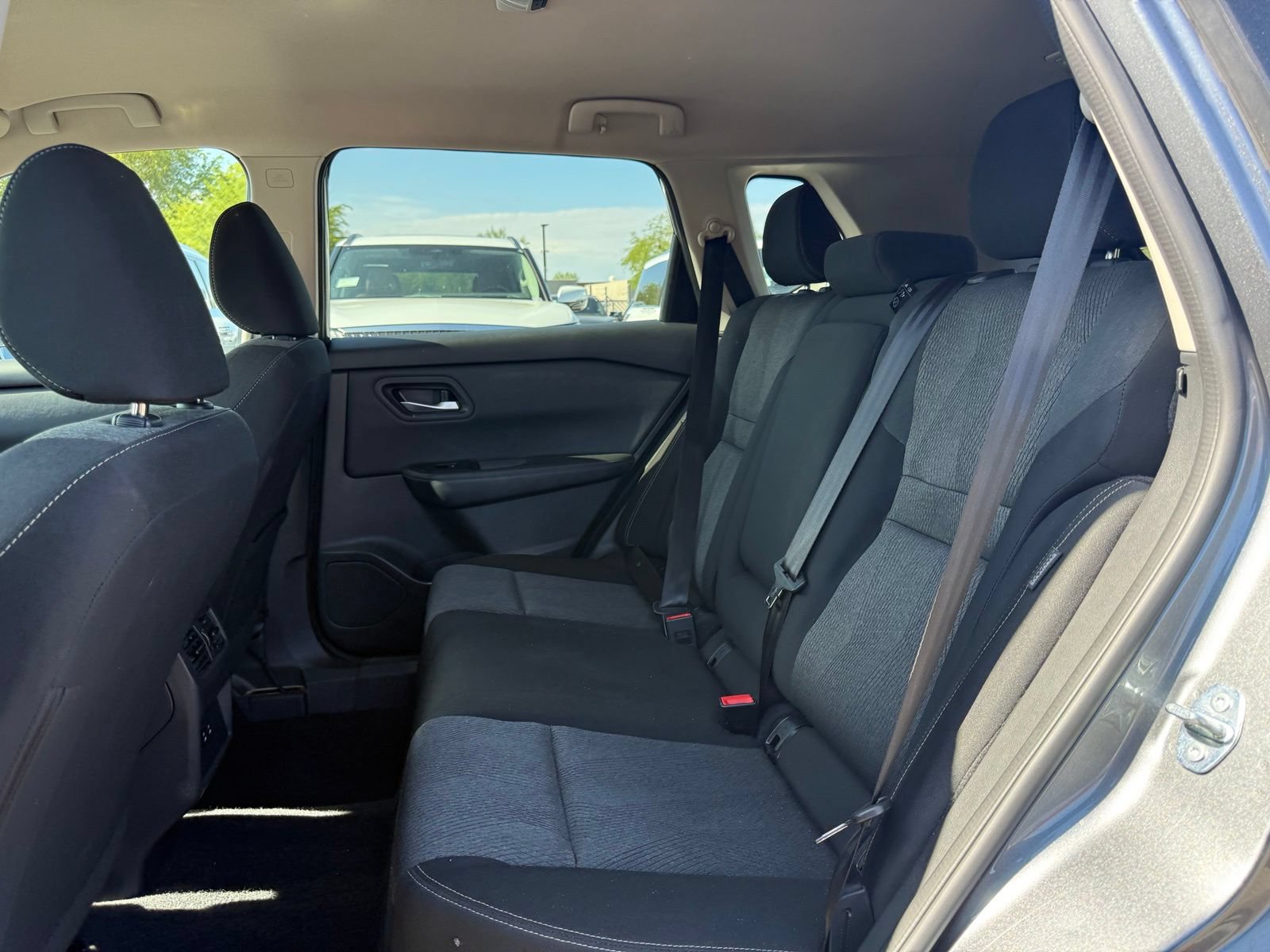 Certified 2025 Nissan Rogue SV FWD image 7