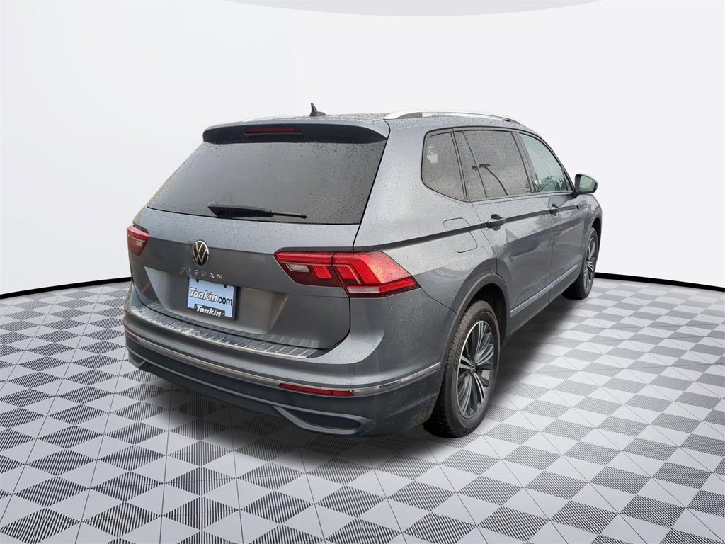 Used 2024 Volkswagen Tiguan Wolfsburg Edition image 6