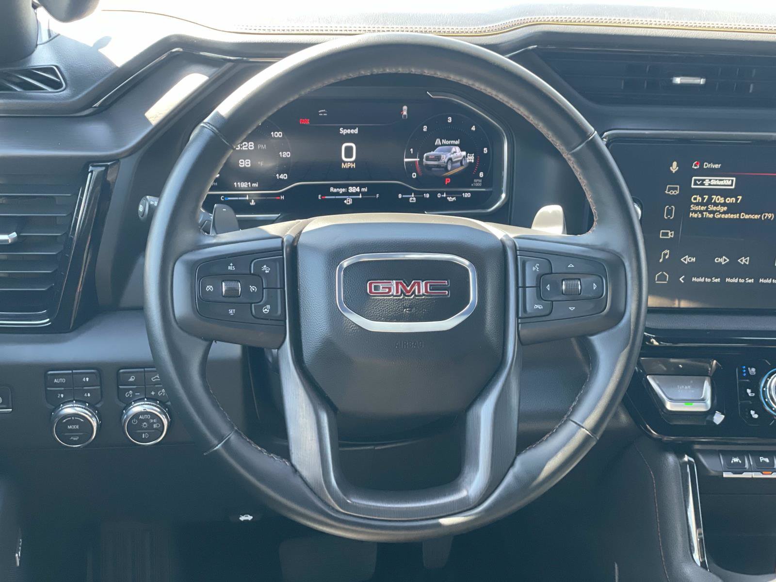Used 2025 GMC Sierra 1500 AT4 w/ AT4 Premium Package AWD/4WD image 9