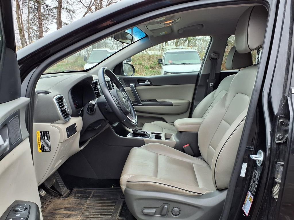 Used 2017 Kia Sportage EX image 12