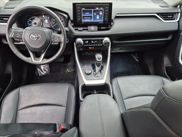 Used 2022 Toyota RAV4 XLE Premium AWD/4WD image 18