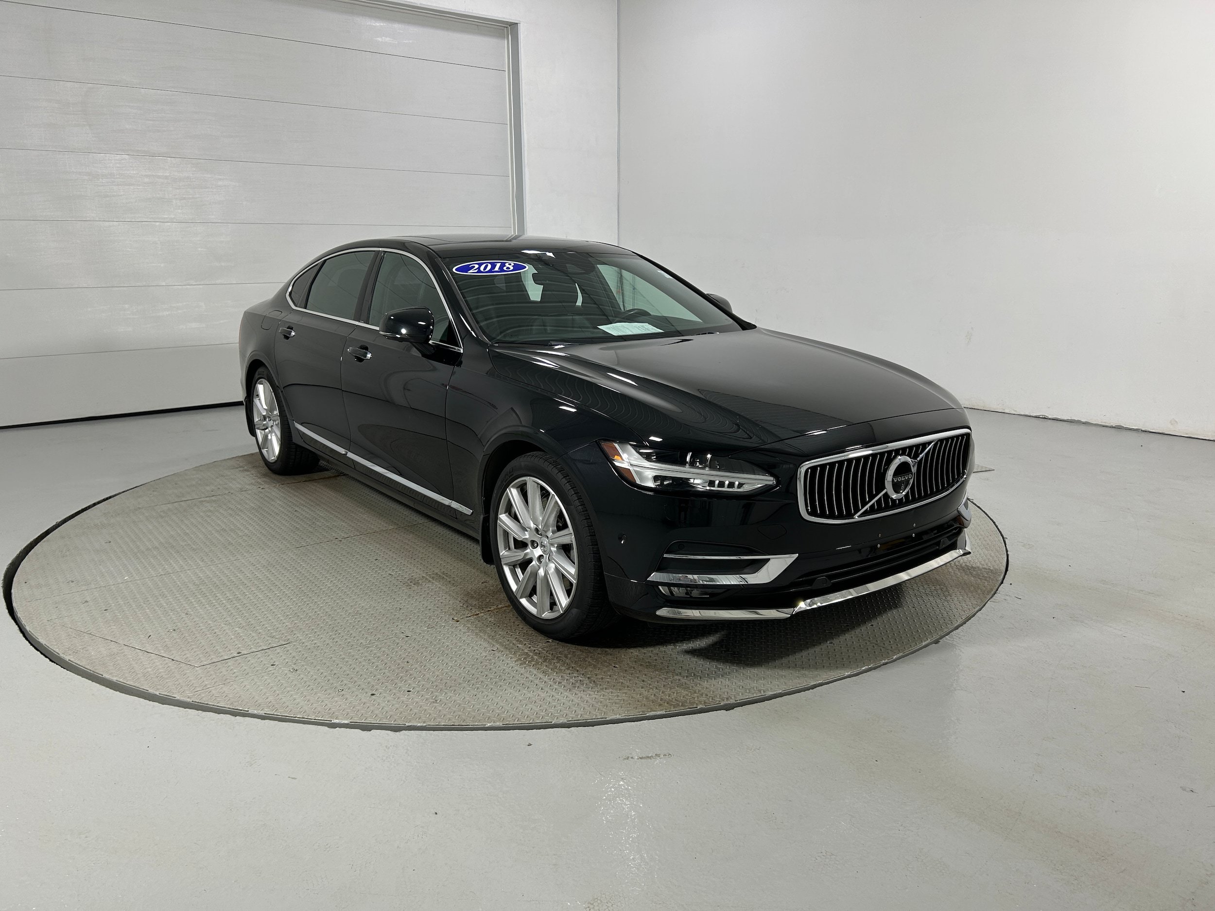 Used 2018 Volvo S90 T6 Inscription w/ Convenience Package AWD/4WD image 2
