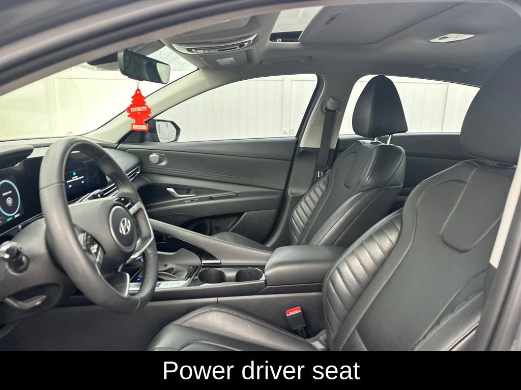 Used 2025 Hyundai Elantra Limited image 11