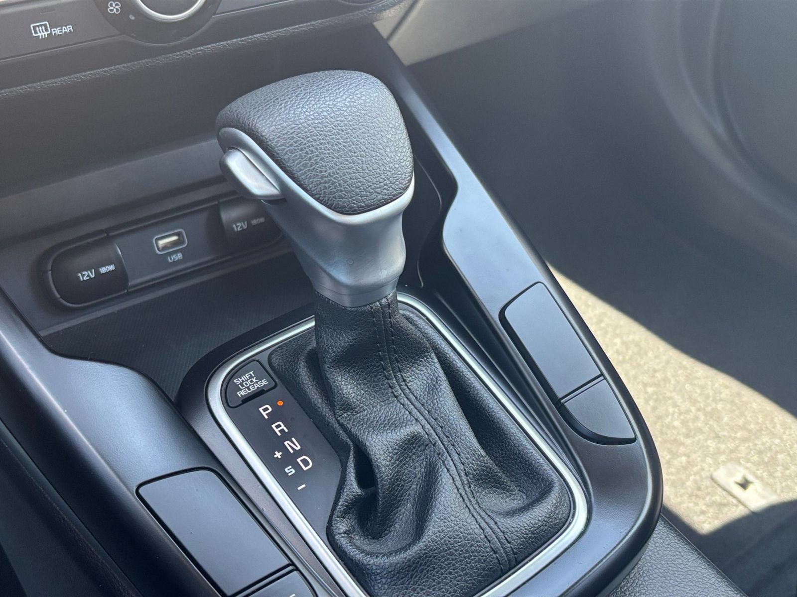 Used 2025 Kia Soul LX w/ LX Technology Package FWD image 37