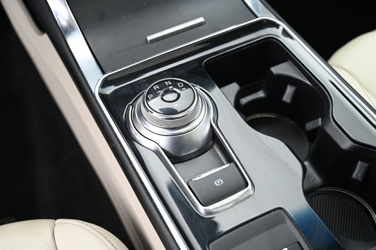 Used 2019 Ford Edge Titanium w/ Cold Weather Package image 29