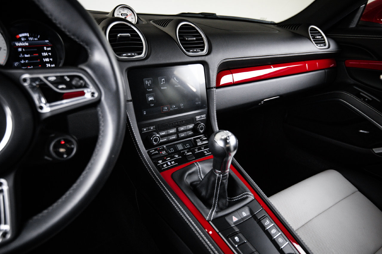 Certified 2024 Porsche 718 Cayman RWD image 19