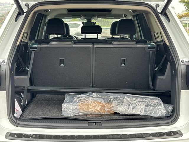 New 2026 Volkswagen Atlas SEL Premium R-Line image 14