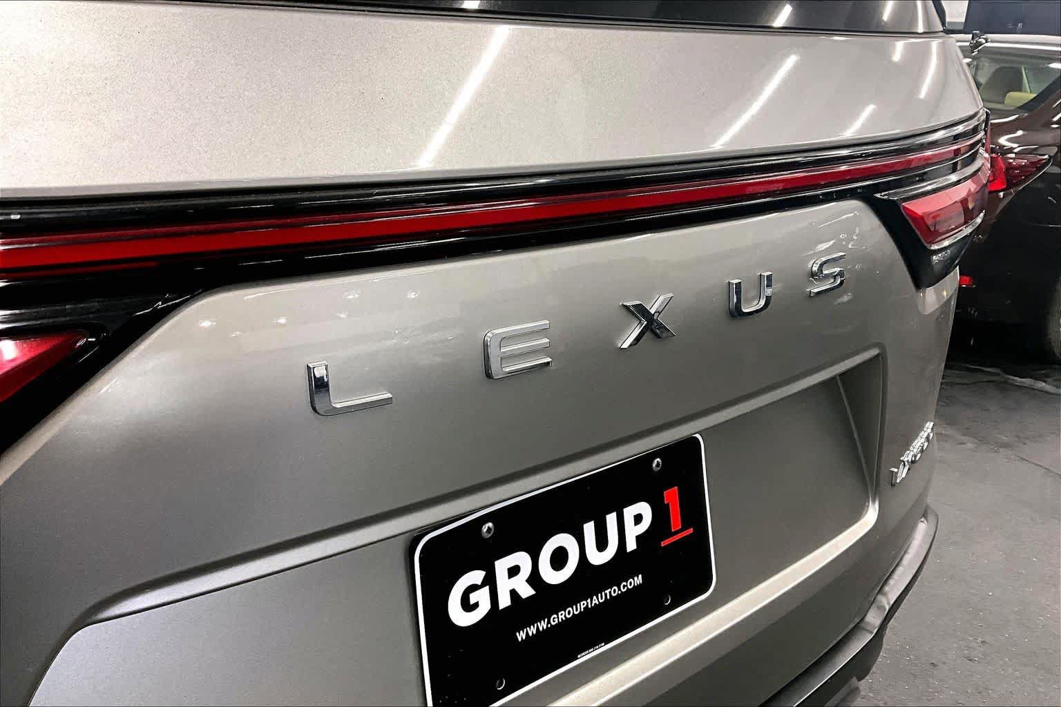 Used 2022 Lexus LX 600 4WD w/ Luxury Package image 30