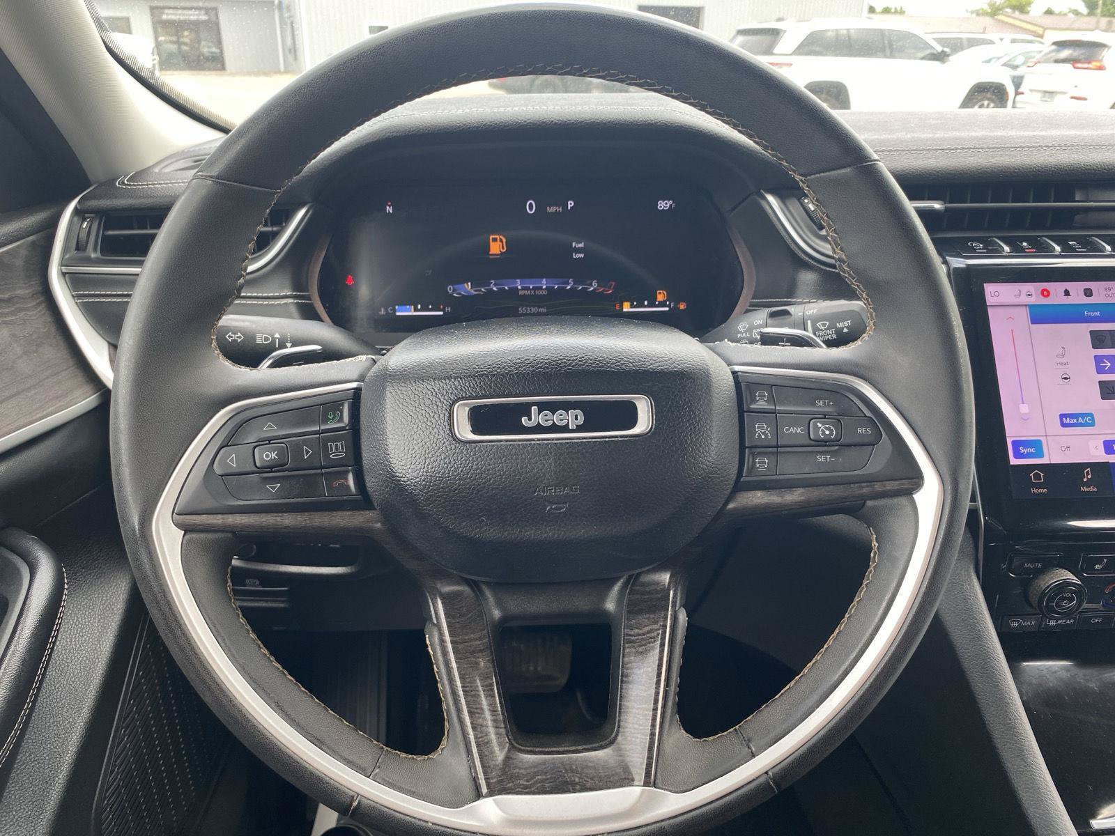 Used 2023 Jeep Grand Cherokee L Limited AWD/4WD image 18