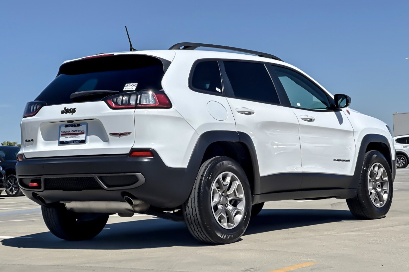 Used 2021 Jeep Cherokee Trailhawk image 5