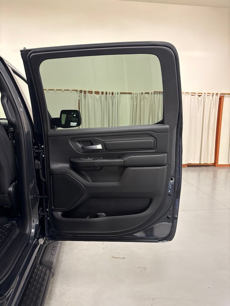 New 2026 RAM 1500 Express AWD/4WD image 29