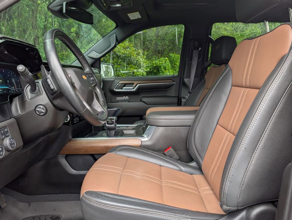 Used 2023 Chevrolet Silverado 1500 High Country w/ High Country Premium Package AWD/4WD image 15