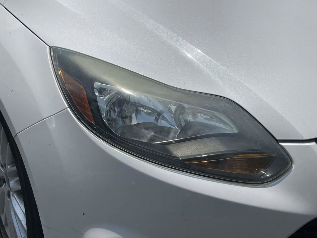 Used 2014 Ford Focus Titanium FWD image 4