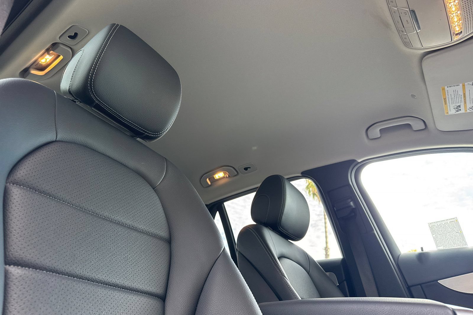 Used 2022 Mercedes-Benz GLC 300 w/ Premium Package Lite image 16