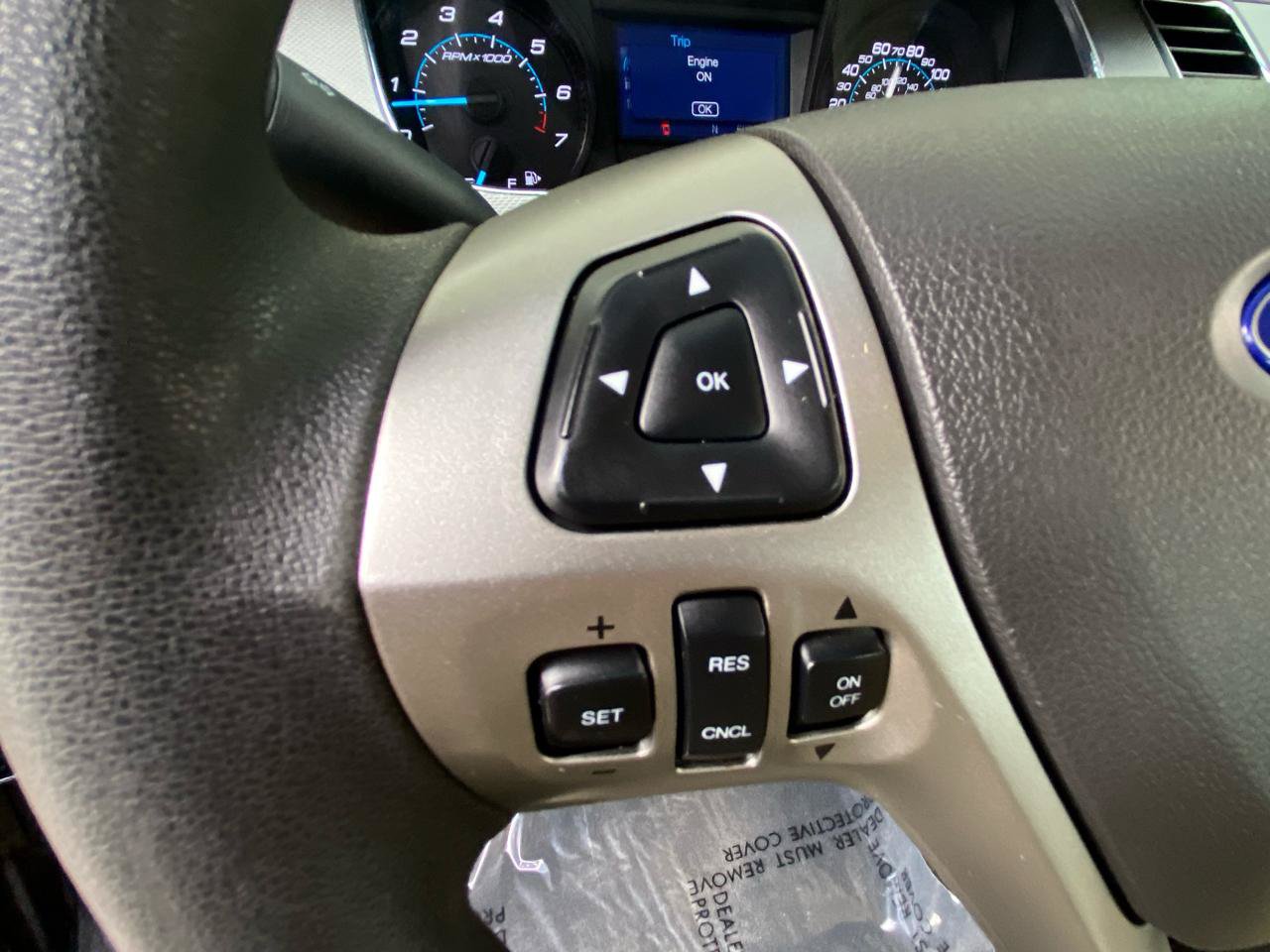 Used 2017 Ford Taurus SE FWD image 27