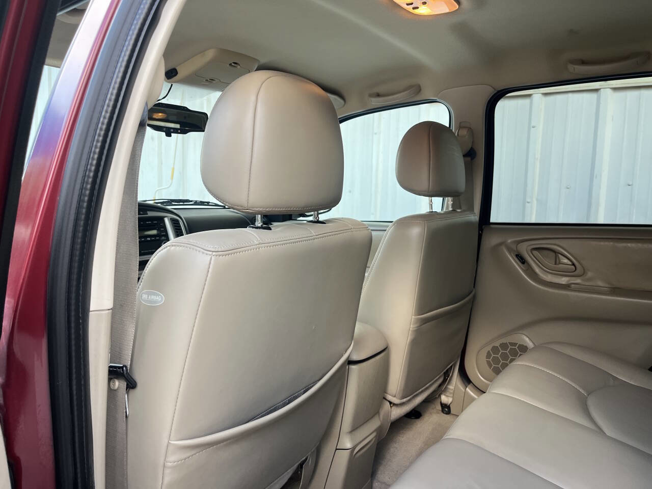 Used 2004 MAZDA Tribute ES w/ Tow Pkg image 15