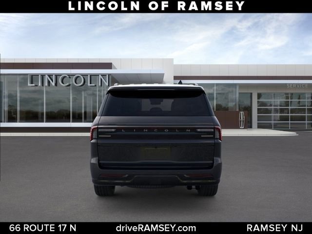 New 2026 Lincoln Navigator Reserve w/ Jet Appearance Package AWD/4WD image 6