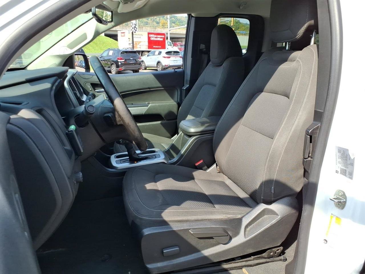 Used 2021 Chevrolet Colorado LT w/ Safety Package RWD image 7