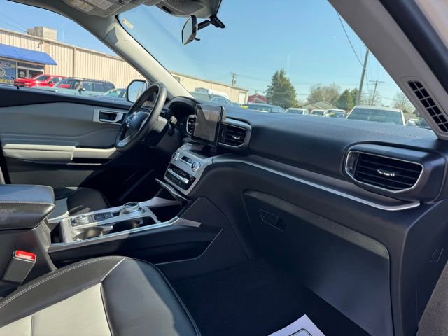 Used 2023 Ford Explorer XLT w/ Equipment Group 202A image 43